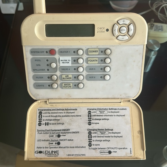 Hayward Remote, Wireless, Table Top P-4 Only White #AQL2-TW-RF-P-4 - Picture 1 of 6